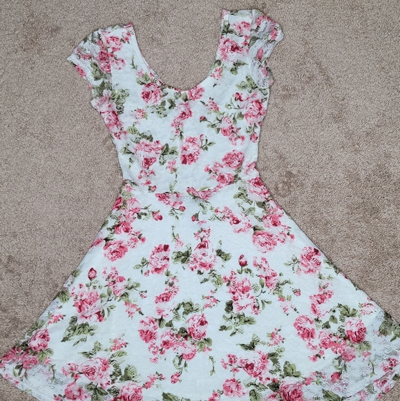Lace Floral WetSeal Sun Dress - Picture 1 of 6